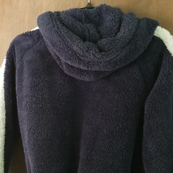 Gymboree kids fleece bathrobe - Picture 2 of 3